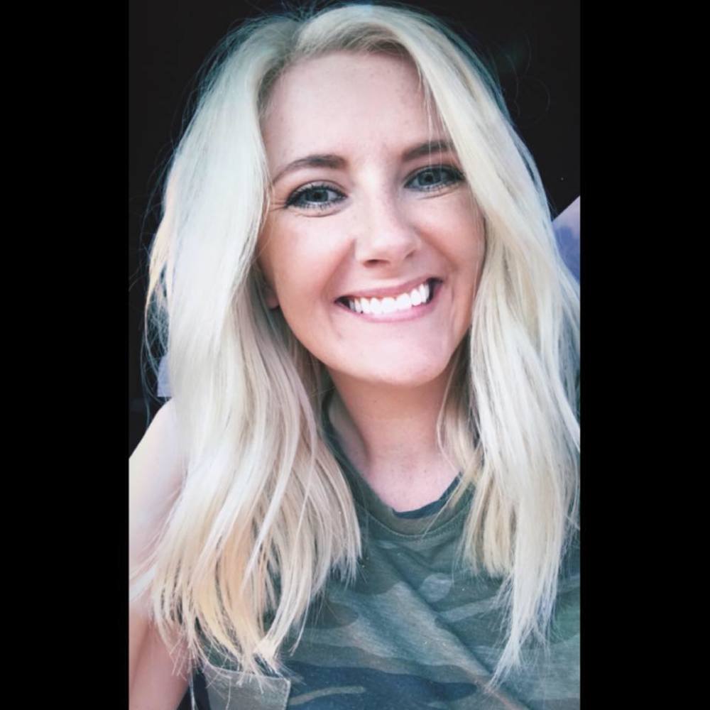 Meet your Posher, Alyssa